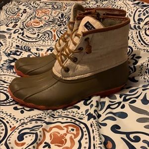 Size 9 Sperry Duck Boots